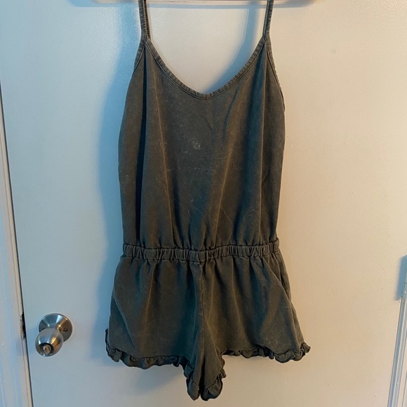 olive green romper - Picture 2 of 2